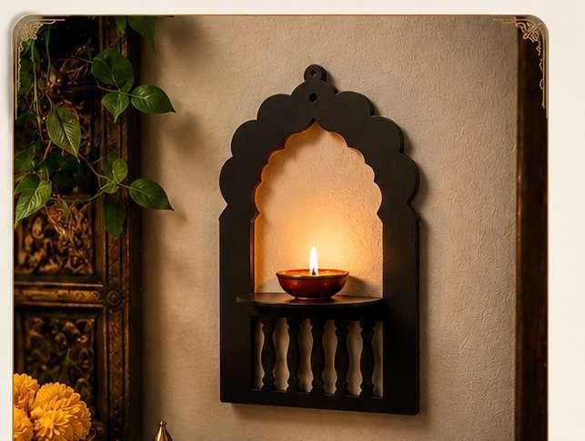 Deep dwar wall décor